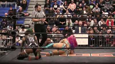 Mina Shirakawa treated to the Shotzi legdrop