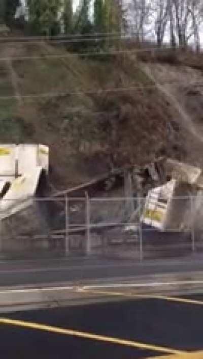 Choo choo mutherfuker. Bitch, I'm a landfall.