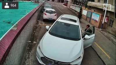 Новый вид параллельной парковки.