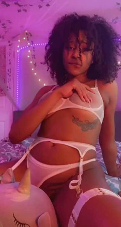 I love cuming on my pillow wayy to much