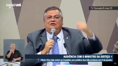 “Se o senhor é da SWAT, eu sou dos Vingadores” - Flávio Dino dando surra no Marcos do Val