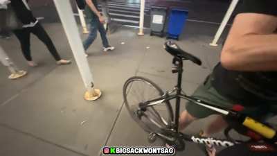 Bicyclist attacks and steals streamer's charger on public sidewalk