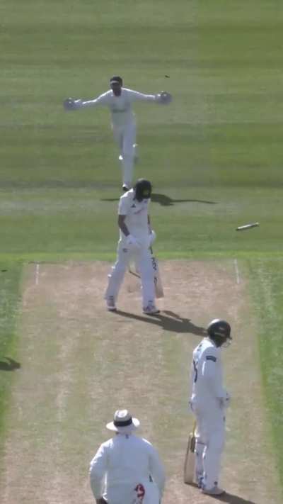 Timm van der Gugten with an absolute peach to Haseeb Hameed