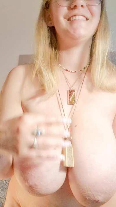 Watch very carefully and keep an eye on my new pendant. heh