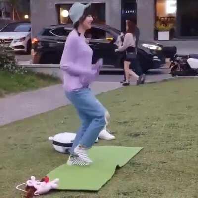 Yerin was found on the street. 😅