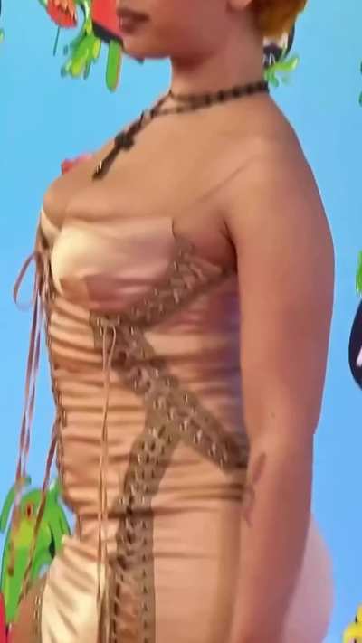 Ice Spice attends the Nickelodeon Kids' Choice Awards 2025 at Barker Hangar in Santa Monica, California | IG June 2025