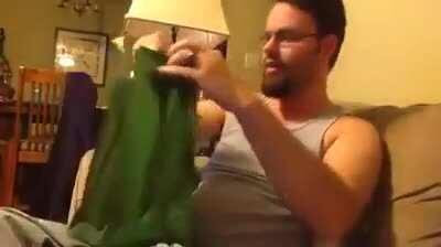 Deaf man finds out his wife is pregnant... made my heart melt.