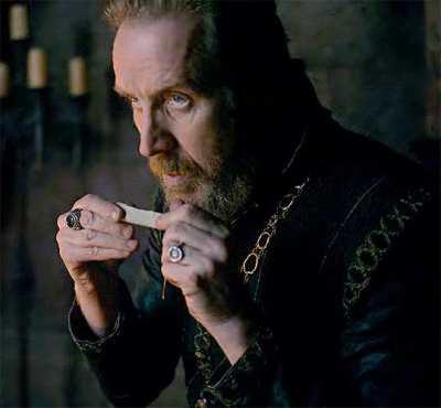 Trying to make sense of what Alicent is doing in Season 2 