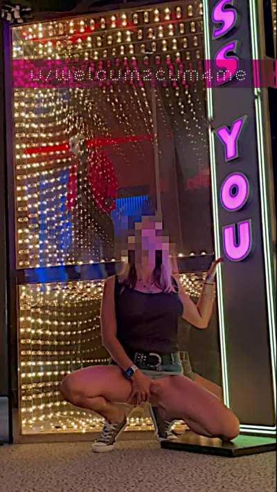 I Feel It Cumming vs. Blinding Lights