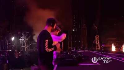 Si The Chainsmokers Hicieran Buenos Shows: