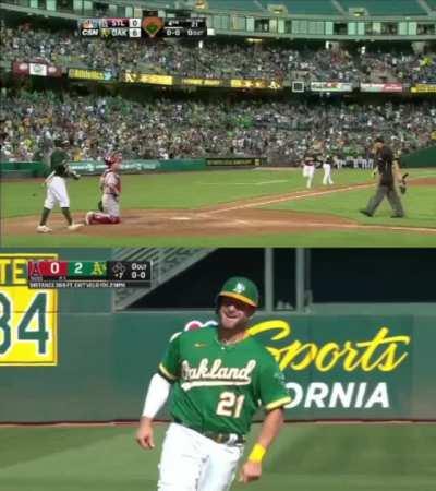 [Highlight] Stephen Vogt's first career hit was a home run. 3,386 days later, he homered to the exact same spot in right field in his final career at-bat.