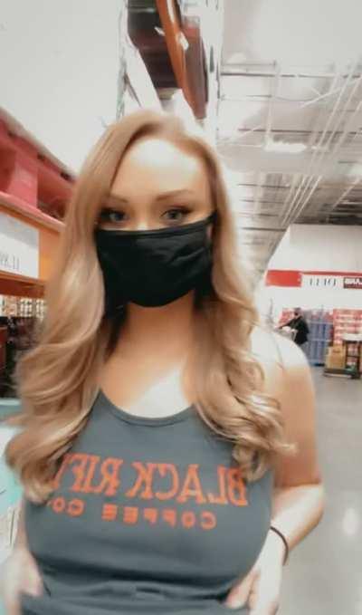 Did you know Costco has samples on melons?