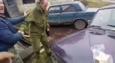 Idiot fighting mobilization by the rus army