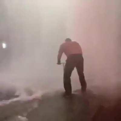 Сорванный гидрант.