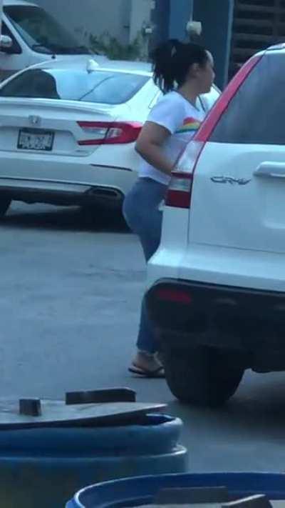 Les dejo un gift del video díganme si quieren el video completo ???