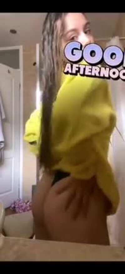 KM twerk and flash titties