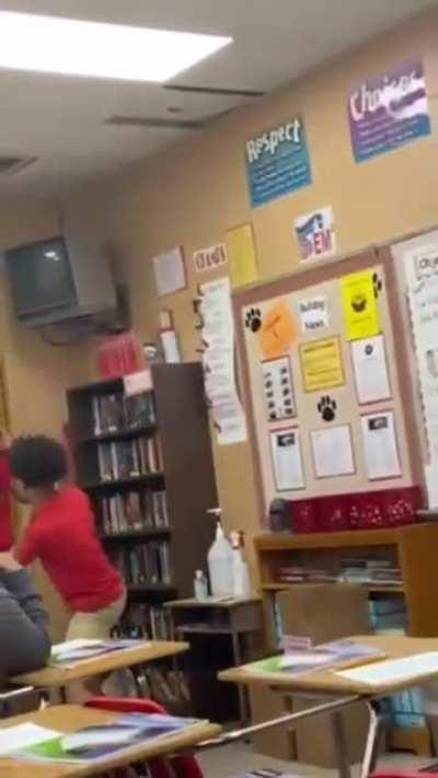 a lil slapbox😭😭