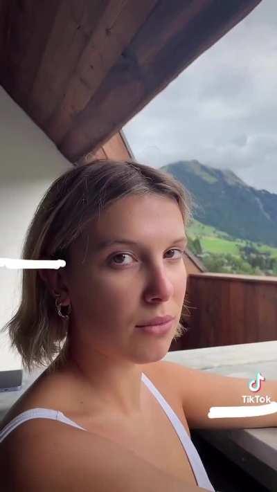 Millie in the hot tub (no Jake)