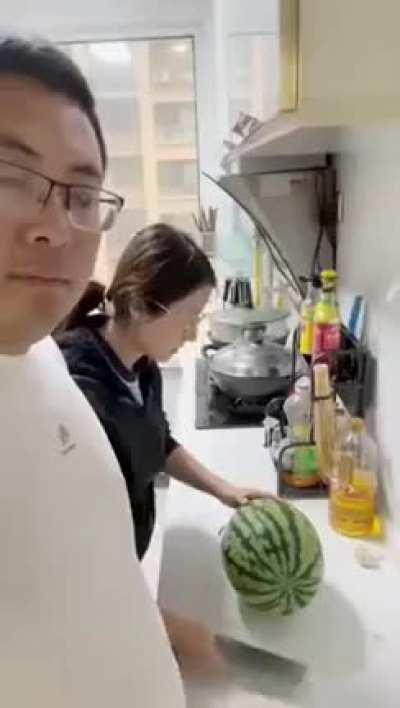 To Pick a ripe watermelon