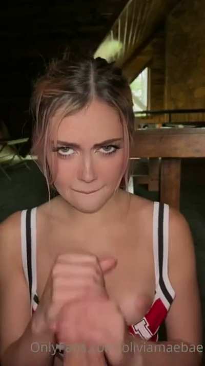 I wanna be the popular girl who gives the cute nerd a chance~