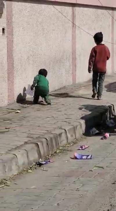 Saheb-e-Alam spotted IRL immediately after English Exam