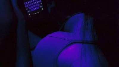 [FRESH] Machine Gun Kelly - My Ex’s Best Friend (feat. Blackbear)