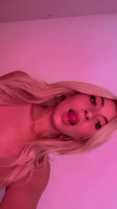 looking for someone to play with on snap 