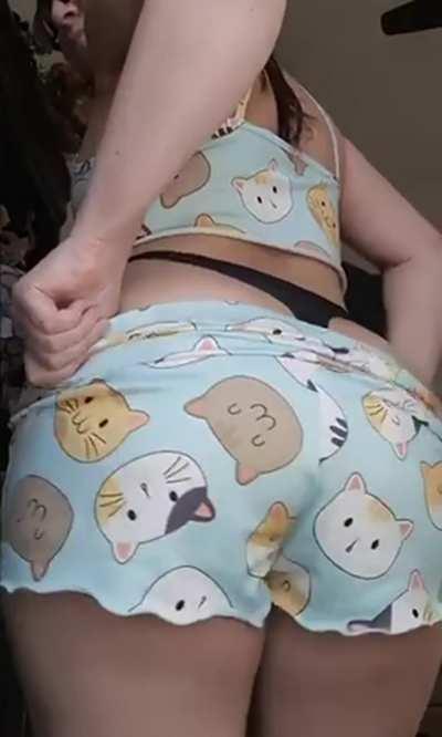 [BA] What I lack in boobs I make up for with booty