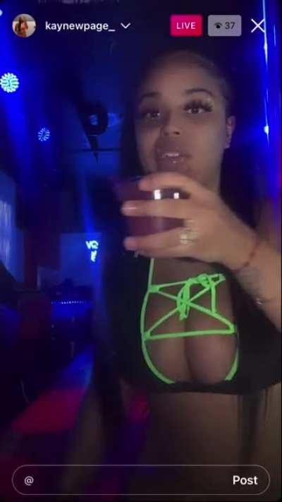 Kay finally live again 😩😩😩😩