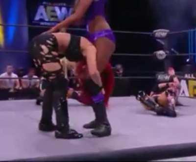 Ivelisse Jiggle 🍑