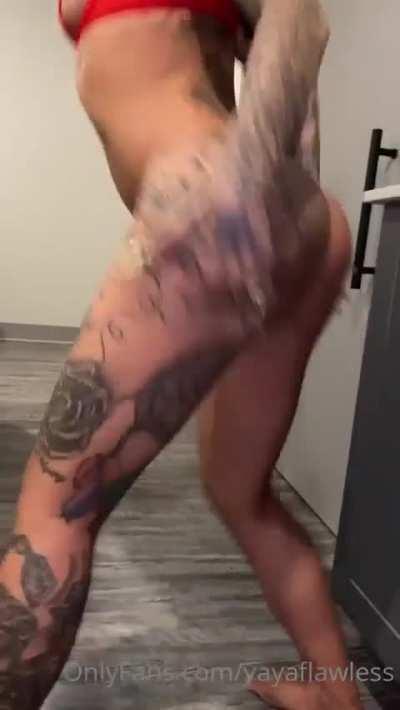 Lovely Mimi Sexy Friend Yaya Flawless Naked Twerk 🍑🥵  