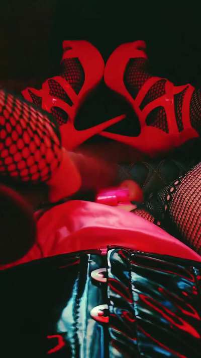 Locktober has me feral and plapping all night