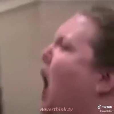 Karens be wilding these days