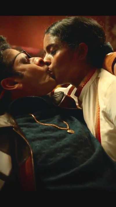 Kani Kusruti & Manoj Bajpayee 💋