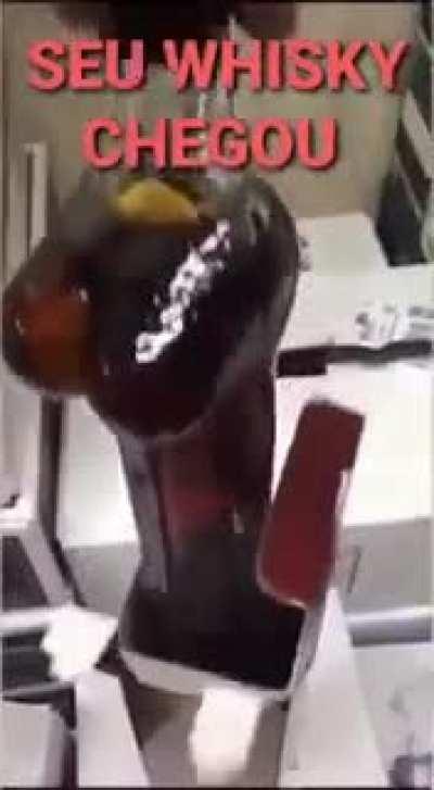 Alguém cruza lá no r/circojeca pfv?