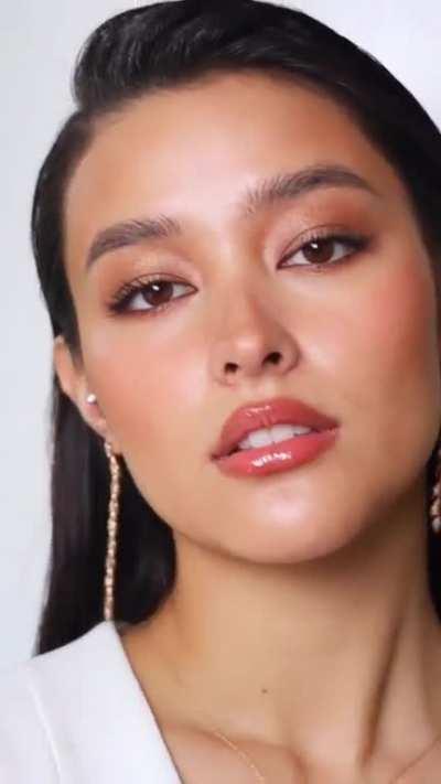 Liza Soberano