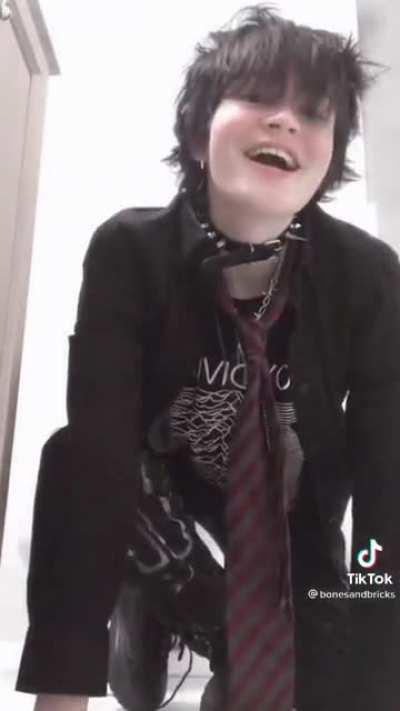 Took all night but I made my frontpage emo 😎