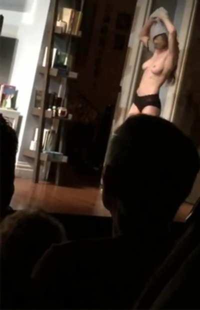 Amanda Seyfried Topless On Stage