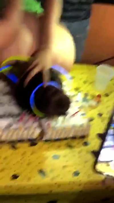 HMC while I counter the birthday cake smash