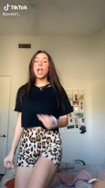 She got Jigglypuffs in the front wigglytuff back