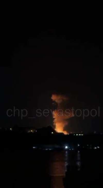 A new footage of this morning Bavovna in Sevastopol. Warning: Explicit language 