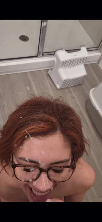 Bathroom break facials 🤤