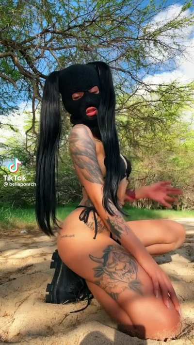 Bella Poarch is so damn hot great little body she has 