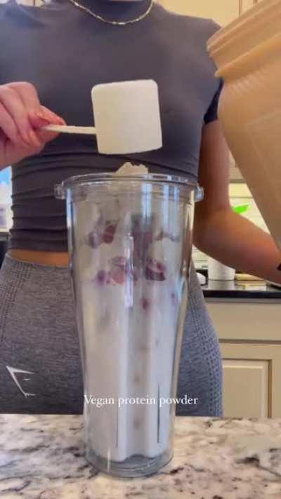 Making strawberry milkshake