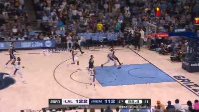 [Highlight] Lakers go into playoff mode in the 4th quarter to steal home court from the Grizzlies