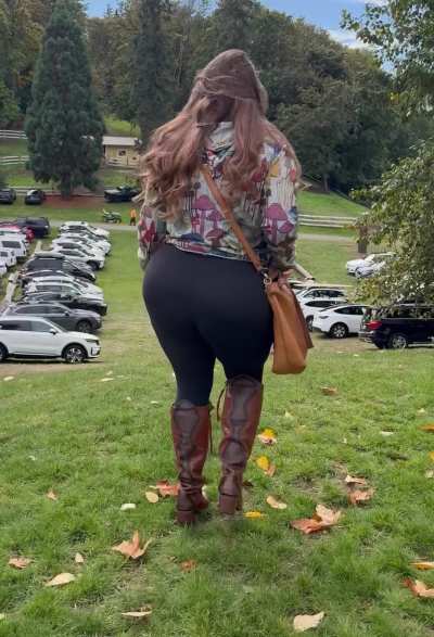 I need a strong pair of hands to keep up with these hips