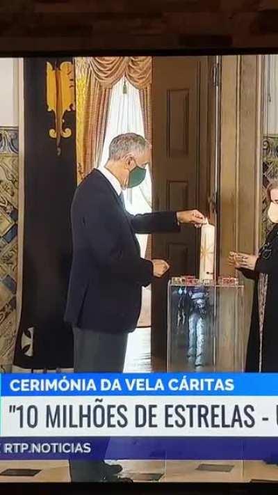 Então o Manoel foi acender uma vela