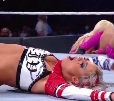 Liv's facial expressions are something else 🥵