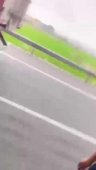 执法记录仪就像个摆设一样，暴力执法，启动！！