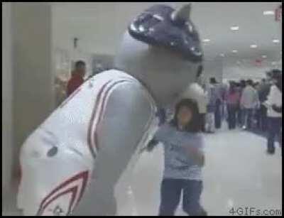 WCGW scaring this kid